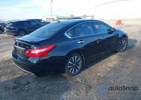 2017 Nissan Altima 2.5 Sl z USA, uszkodzony, nr VIN 1N4AL3AP0HC152935
